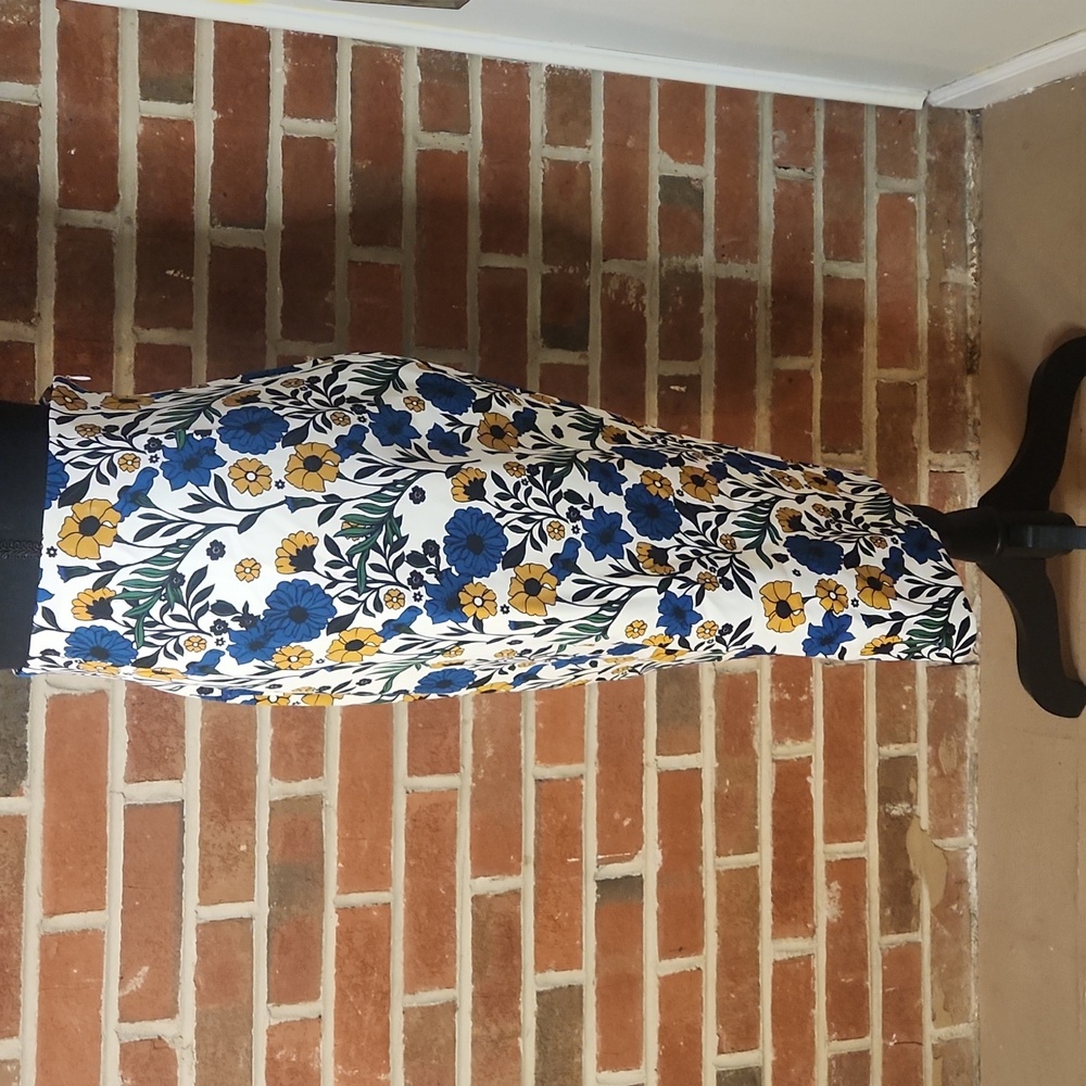 Zara Blue and Yellow Floral Pencil Skirt, Size Medium - Picture 3 of 7